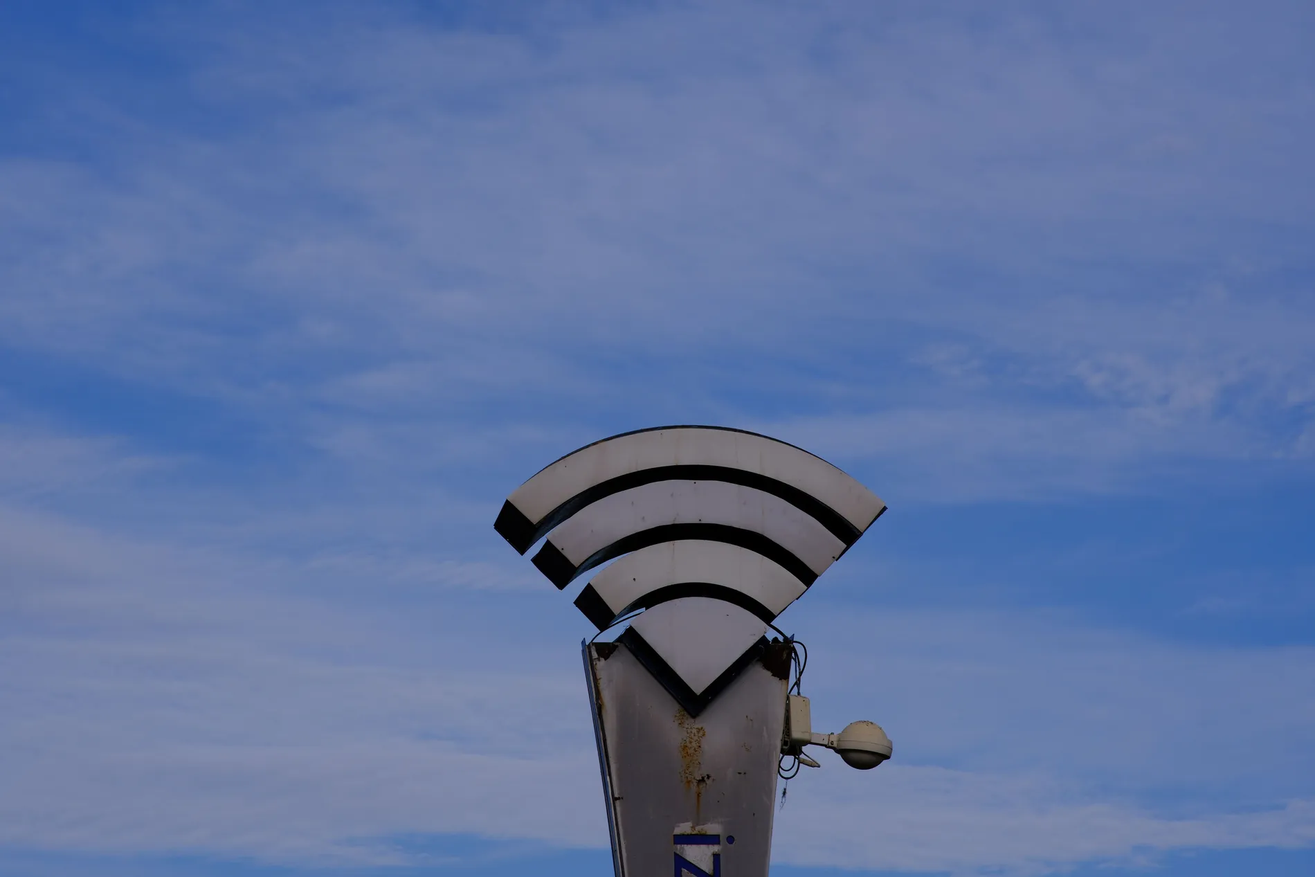 WiFi symbol på en stolpe